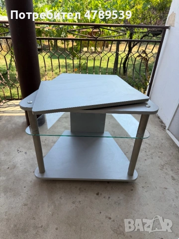 Маса за телевизор с рафтове и въртящ се горен плот., снимка 3 - Секции и витрини - 54114253