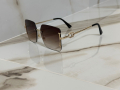 Слънчеви очила с кафеви стъкла и златни метални рамки, снимка 1