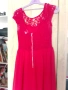 Продавам червена рокля, размер Цветът е наситено червен, точно като на снимките. Роклята ., снимка 2