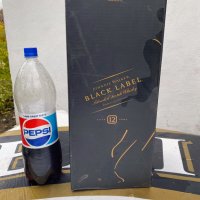 Голяма кутия от уиски черно, снимка 1 - Други ценни предмети - 31040206