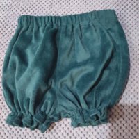Маслено зелени къси плюшени панталонки, снимка 1 - Панталони и долнища за бебе - 37157949