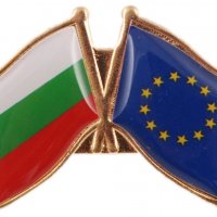 Значка бг трикольор и знаме ЕС 3/2 см, снимка 1 - Български сувенири - 39778040