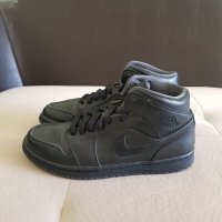 NIKE AIR JORDAN 1 Mid "Triple Black", снимка 1 - Кецове - 38414397