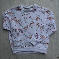 Блуза с дълъг ръкав с флорална щампа размер 134-140, снимка 1 - Детски Блузи и туники - 37165789