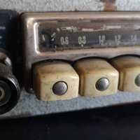 Автомобилно лампово радио. , снимка 3 - Радиокасетофони, транзистори - 37354440