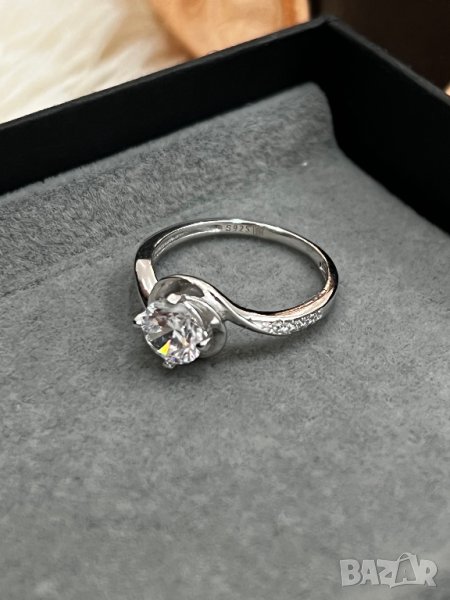 Сребърен пръстен с камъни от цирконии, снимка 1