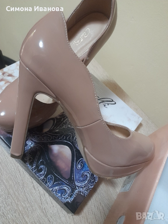 Обувки на ток, снимка 1