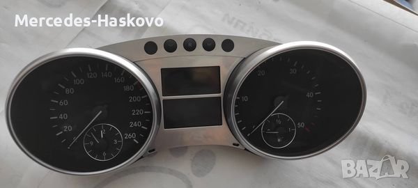 Mercedes-Benz Табло , снимка 1