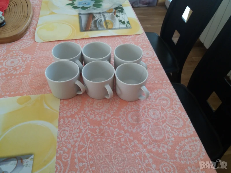 Малки порцеланови чашки 6 бр. бели, снимка 1