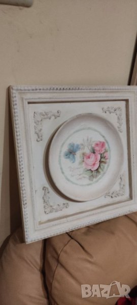 Винтидж картина в рамка с чиния с рисунък, снимка 1