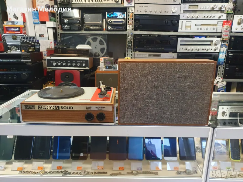 💽📻📀🎶 Грамофон RFT Ziphona Solid от 1973г. Има вграден усилвател и говорител. Работи без проблем,, снимка 1