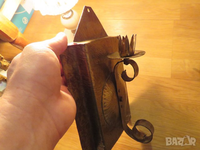 Старинен метален свещник с свещ  - занаятчийска красива изработка от 70те за твоята механа, снимка 3 - Антикварни и старинни предмети - 39120715