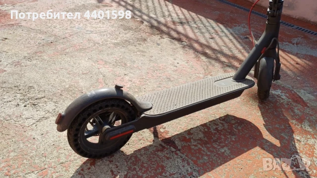 Тротинет Xiomi m365 pro в идеално състояние с резервни гуми., снимка 2 - Аксесоари и консумативи - 51289714