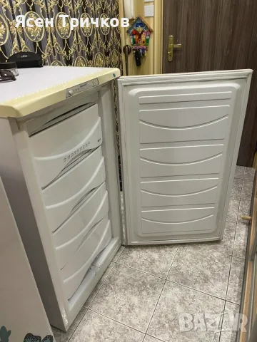 Хладилник Polar C211 + фризер Polar ZS131, снимка 3 - Хладилници - 56122443