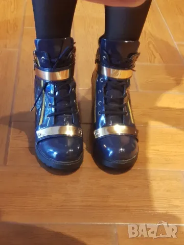 Нови модерни боти, снимка 6 - Дамски боти - 49606746