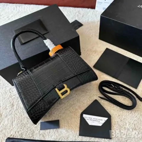 Balenciaga Дамска чанта, кожа, снимка 5 - Чанти - 56030944