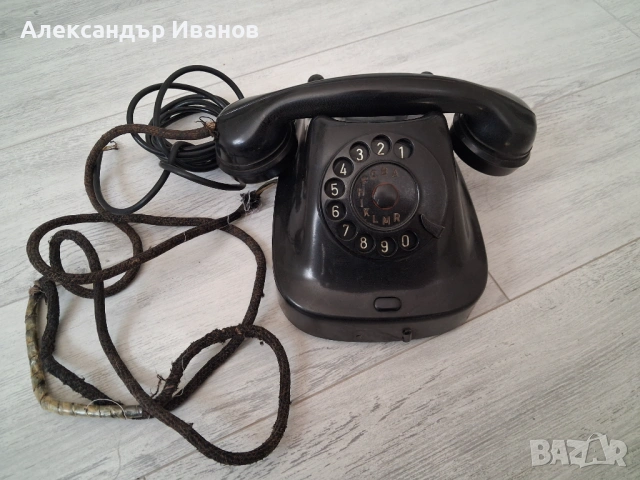 Бакелитов ретро телефон