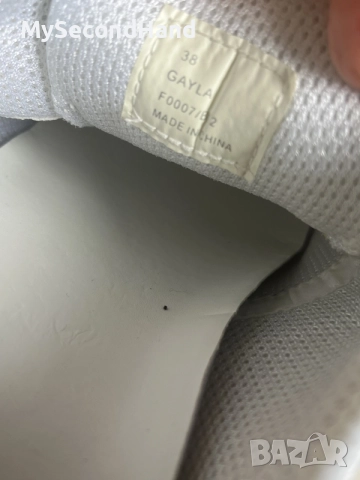 Calvin Klein оригинални дамски обувки 38 номер, снимка 5 - Дамски ежедневни обувки - 56215657