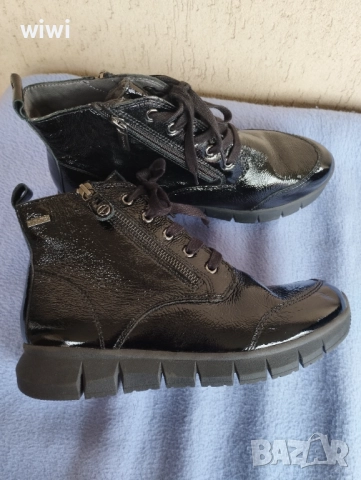 Непромокяеми боти Tamaris.