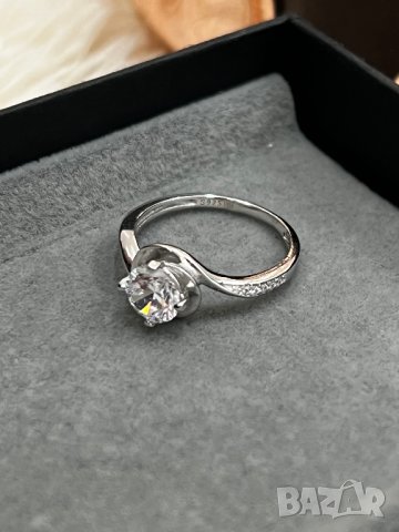 Сребърен пръстен с камъни от цирконии, снимка 1 - Пръстени - 44278382