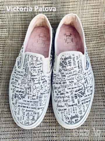 Скъпи маркови гуменки(slip-on) VANS, снимка 5 - Дамски ежедневни обувки - 37735810
