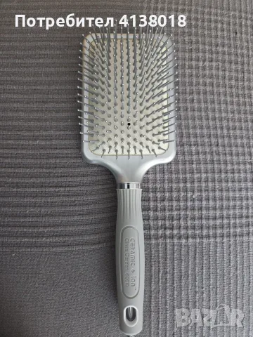 Продавам нова професионална четка за коса Olivia Garden Ceramic + Ion XL Pro Paddle Brush, снимка 2 - Сешоари - 55775315