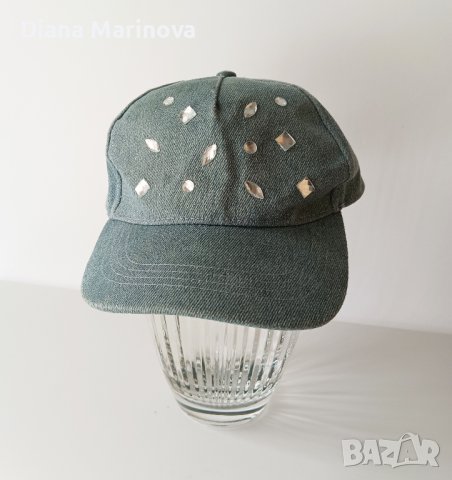 Шапка с козирка от дънков плат с декорация от бели камъчета, снимка 6 - Шапки - 40171358