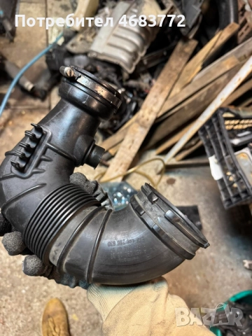 Въздуховод за двигател на Мерцедес Mercedes 2.2Cdi само за 50лв. А6510900337, снимка 3 - Части - 52804978