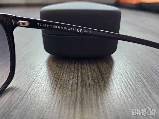 Tommy Hilfiger TH 1723/S 807 9O 54 слънчеви очила , снимка 3 - Слънчеви и диоптрични очила - 42125226