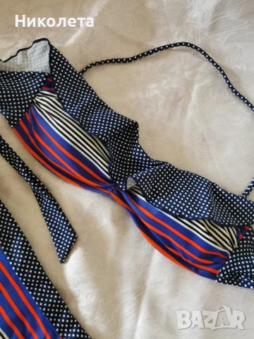 Горнище на бански в контрастни детайли 