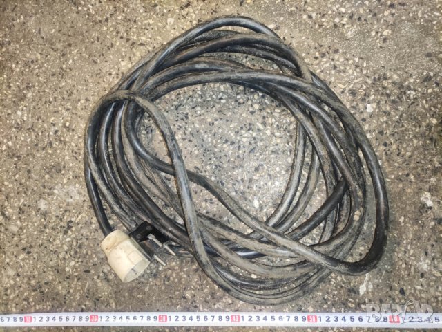 Продавам 2 удължителя от дебел кабел