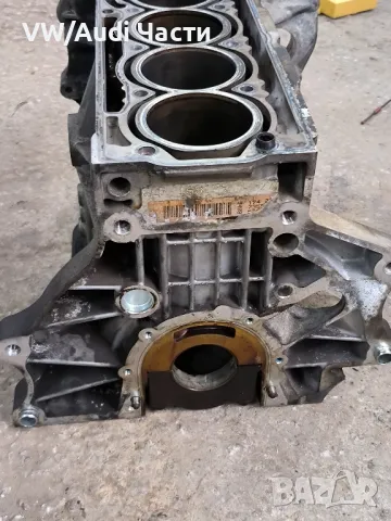 Цилиндров блок за Голф 5 Ауди А3 1.6 фси VW Golf 5 Audi A3 8P 1.6 FSI Passat Touran 03C103019, снимка 4 - Части - 50426320