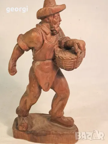 дървена статуетка сеяч дърворезба 19/4