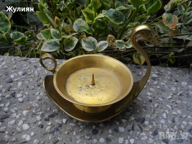 СТАР БРОНЗОВ СВЕЩНИК ЛЕБЕД, снимка 2 - Антикварни и старинни предмети - 53915777