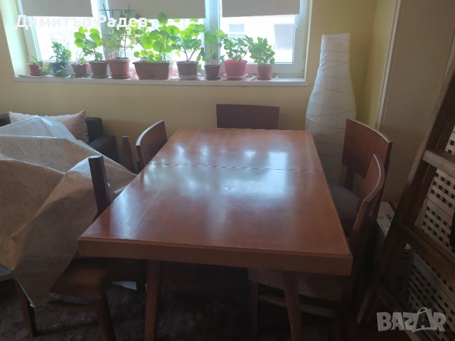 РЕТРО МАСИВНА ХОЛНА РАЗТЕГАТЕЛНА МАСА И СТОЛОВЕ МЕКА МЕБЕЛ 6 БР. ДЪРВЕС. ДЪБ