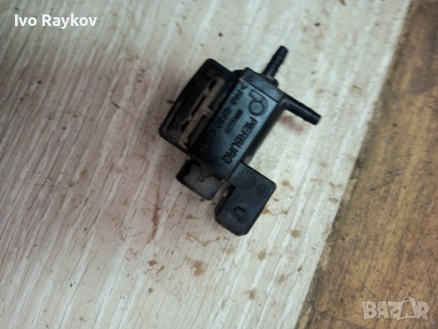 Вакуумен клапан VW Golf 4 1.6 i , 037906283A, снимка 2 - Части - 53906219