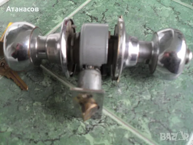 Брава за врата