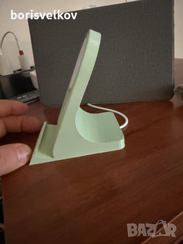 Безжична Зарядна Станция за Apple iPhone, 17 PRO MAX, снимка 2 - Apple iPhone - 52789165