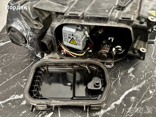 Оригинален Ксенонов Фар за Audi A6 C6 (4F) - Hellа-Ляв, снимка 3 - Части - 54301727
