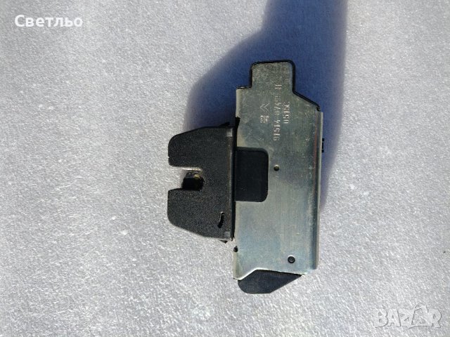 Ключалка брава багажник пежо 301