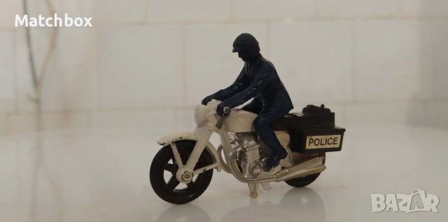 Matchbox England 1/64, снимка 2 - Колекции - 46556399