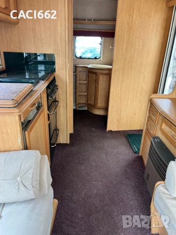 Каравана swift signsture 2001г, снимка 4 - Каравани и кемпери - 53365422