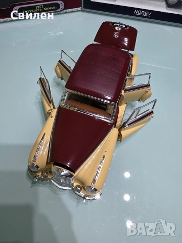 Mercedes 300C Limousine (1:18), снимка 9 - Колекции - 53925848