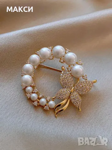 Красива нежна елегантна брошка с бели перли в златисто, снимка 2 - Други - 47499118