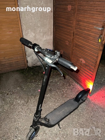 Електрическа тротинетка Segway Ninebot със зарядно, снимка 2 - Друга електроника - 52951398