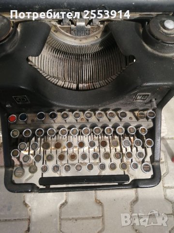 Пишеща машина Olivetti 