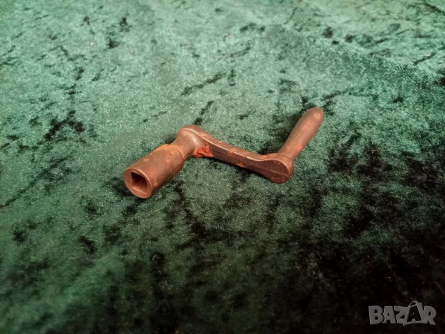 стара часовникарска манивела - ключ за стенен часовник, снимка 3 - Антикварни и старинни предмети - 51317183