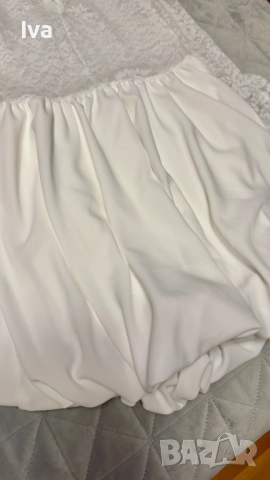 Перфектната новогодишна рокля – бяла къса рокля с дантела и сатенена пола, снимка 5 - Рокли - 52614329