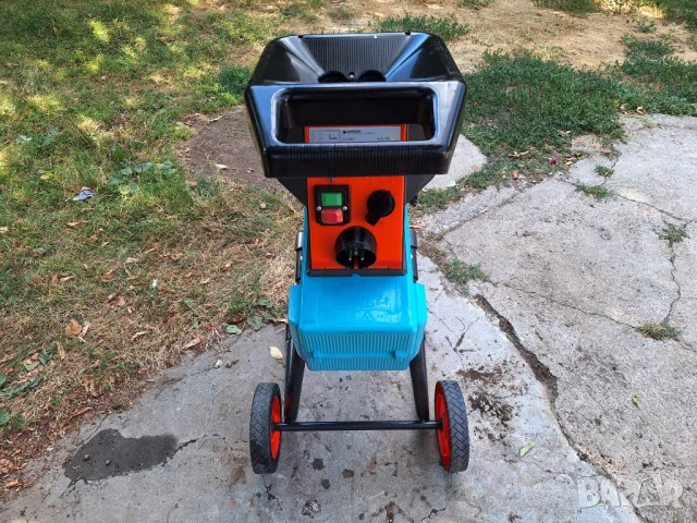 Дробилка за клони Gardena самопоемаща с валове, снимка 2 - Градинска техника - 50997072