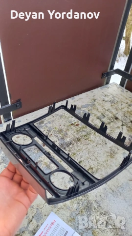 Продавам оригинална рамка за радио-Октавия 2 фейслифт 